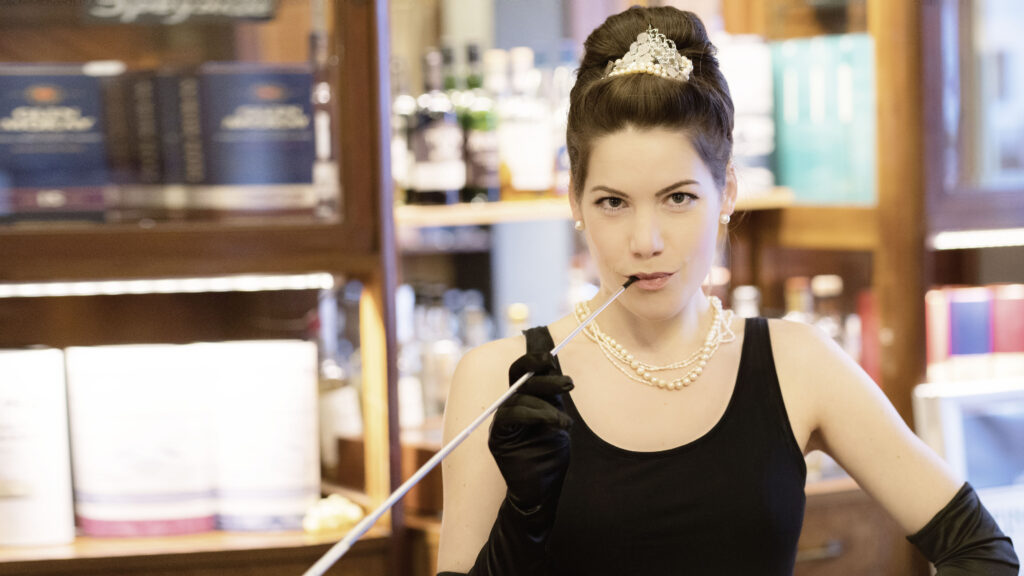 Einfach Audrey - der große Audrey Hepburn Abend im Altstadttheater Köpenick mit Loretta Müller, Regie: Benjamin Stoll