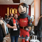 Albrecht Hoffmann mit Ritter Keule im Altstadttheater Köpenick