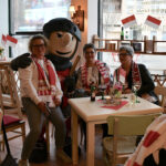 Ritter Keule unterhält die Gäste im Altstadttheater