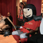 Ritter Keule und Ex-Union-Manager Nico Schäfer sind Gäste der 100. Veranstaltung von Eisern verschossen im Altstadttheater Köpenick