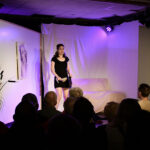 Loretta Müller als Lucie in „Eisern verschossen“ im Altstadttheater Köpenick