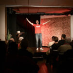 Benjamin Stoll als Paul in „Eisern verschossen“ im Altstadttheater Köpenick