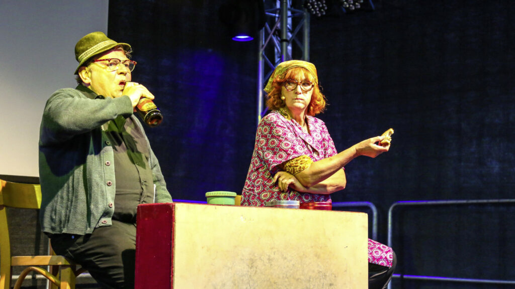 "Big Helga - Een kleenet Menschenkind" Mit Dagmar Gelbke und Wolfgang Flieder im Altstadttheater Köpenick